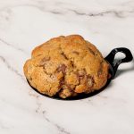 Orange Cinamon – Milk chocolate chip cookies